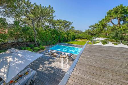 VILLA « LES PINS » AVEC PISCINE À DÉBORDEMENT, ENTRE BASSIN ET OCÉAN, AU CAP FERRET - CAPACITÉ 12 PERSONNES