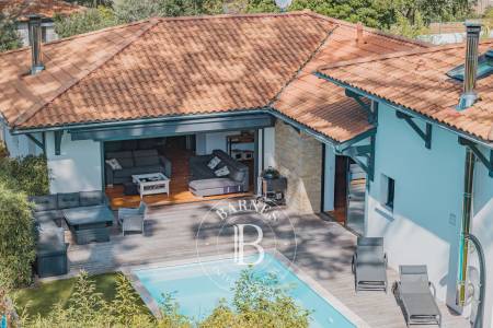 VILLA « FLORA » AVEC PISCINE ET JACUZZI AU PYLA-SUR-MER À PROXIMITÉ DU MOULLEAU – CAPACITÉ 10 COUCHAGES