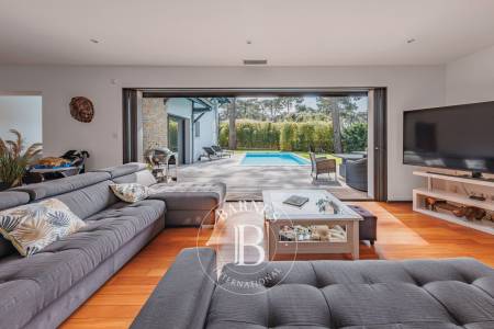 VILLA « FLORA » AVEC PISCINE ET JACUZZI AU PYLA-SUR-MER À PROXIMITÉ DU MOULLEAU – CAPACITÉ 10 COUCHAGES