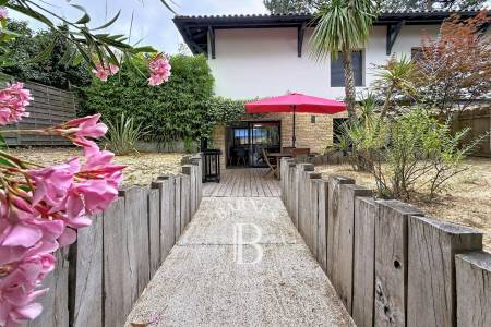 APPARTEMENT « CAMÉLIA » EN REZ-DE-JARDIN AU PYLA-SUR-MER – CAPACITÉ 4 PERSONNES