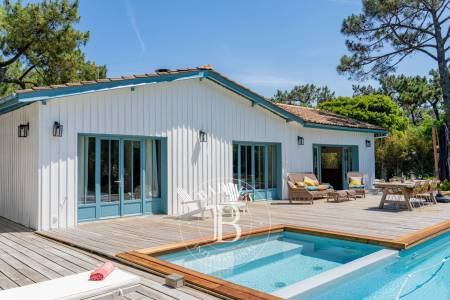VILLA « LES COLVERTS » AVEC PISCINE À DÉBORDEMENT ET JACUZZI, À LA POINTE DU CAP FERRET - CAPACITÉ 10 PERSONNES