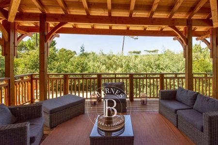 cuisine moderne et équipée dans villa de luxe au cap ferret