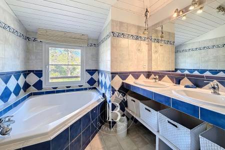 « VILLA LOUISA » FAMILIALE AVEC PISCINE CHAUFFÉE, AU COEUR DES PINS AU PYLA-SUR-MER – CAPACITÉ 8 PERSONNESv
