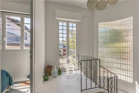 « VILLA DU CENTRE » EN PREMIÈRE LIGNE, AU CŒUR DU CAP FERRET – CAPACITÉ 16 PERSONNES