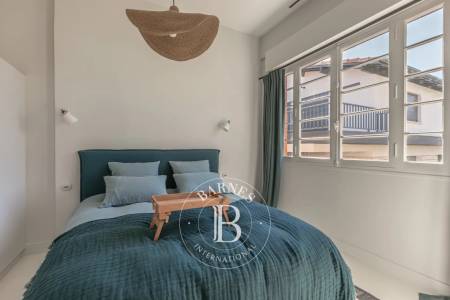 « VILLA DU CENTRE » EN PREMIÈRE LIGNE, AU CŒUR DU CAP FERRET – CAPACITÉ 16 PERSONNES
