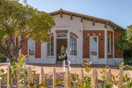 « VILLA DU CENTRE » EN PREMIÈRE LIGNE, AU CŒUR DU CAP FERRET – CAPACITÉ 16 PERSONNES