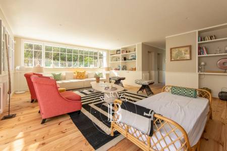 MAGNIFIQUE VILLA « OPALE » DANS LE VILLAGE DE L’HERBE, AVEC PISCINE, POUR 8 PERSONNES