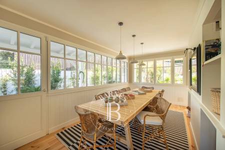 MAGNIFIQUE VILLA « OPALE » DANS LE VILLAGE DE L’HERBE, AVEC PISCINE, POUR 8 PERSONNES