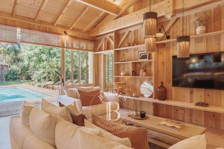 VILLA « PEARL » AVEC PISCINE EN PLEIN CENTRE DU VILLAGE, CAP FERRET - CAPACITÉ 8 PERSONNES
