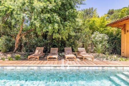VILLA « PEARL » AVEC PISCINE EN PLEIN CENTRE DU VILLAGE, CAP FERRET - CAPACITÉ 8 PERSONNES