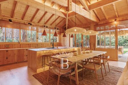 VILLA « PEARL » AVEC PISCINE EN PLEIN CENTRE DU VILLAGE, CAP FERRET - CAPACITÉ 8 PERSONNES