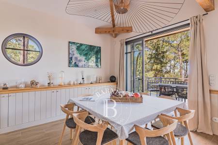 VILLA « AMERICAN DREAM » AVEC VUE BASSIN ET PISCINE CHAUFFÉE AU CAP FERRET – CAPACITÉ D’ACCUEIL 8 PERSONNES