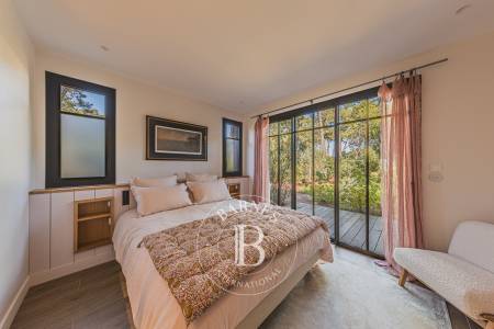 VILLA « AMERICAN DREAM » AVEC VUE BASSIN ET PISCINE CHAUFFÉE AU CAP FERRET – CAPACITÉ D’ACCUEIL 8 PERSONNES