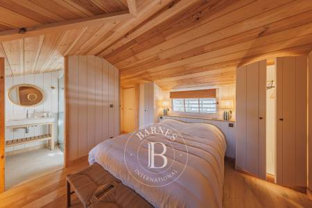 « VILLA DU PORT » EN PREMIÈRE LIGNE AVEC PISCINE CHAUFFÉE ET VUE SUR LE PORT DE PIRAILLAN – PRESQU’ÎLE DU CAP FERRET – CAPACITÉ 12 PERSONNES