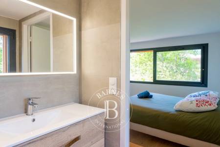 MAGNIFIQUE VILLA « ULTREIA » SITUÉE AU COEUR DU MIMBEAU AU CAP FERRET, AVEC SOLARIUM ET BOULODROME - 16 COUCHAGES
