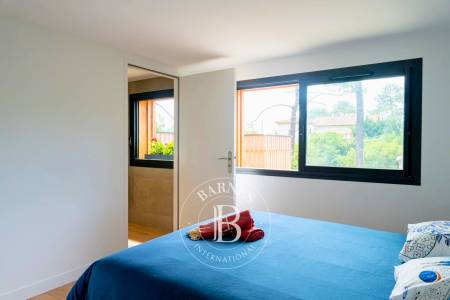 MAGNIFIQUE VILLA « ULTREIA » SITUÉE AU COEUR DU MIMBEAU AU CAP FERRET, AVEC SOLARIUM ET BOULODROME - 16 COUCHAGES