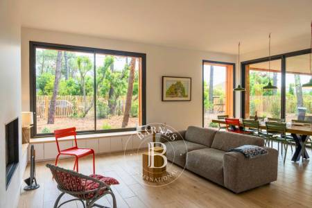 MAGNIFIQUE VILLA « ULTREIA » SITUÉE AU COEUR DU MIMBEAU AU CAP FERRET, AVEC SOLARIUM ET BOULODROME - 16 COUCHAGES