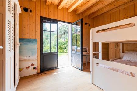 VILLA « MORAVA » AVEC PISCINE CHAUFFÉE, AU CALME, PROCHE DU BASSIN AU CAP FERRET – CAPACITÉ 10 PERSONNES