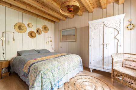 VILLA « MORAVA » AVEC PISCINE CHAUFFÉE, AU CALME, PROCHE DU BASSIN AU CAP FERRET – CAPACITÉ 10 PERSONNES