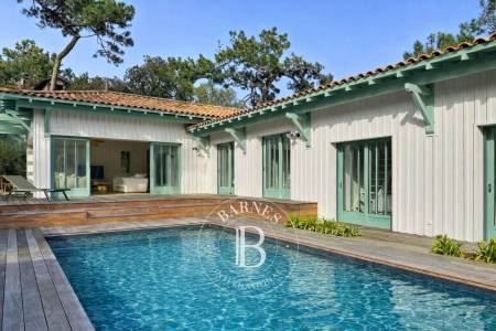 VILLA « CAP MOANA » AVEC PISCINE, AU CENTRE DU CAP FERRET – CAPACITÉ 11 PERSONNES