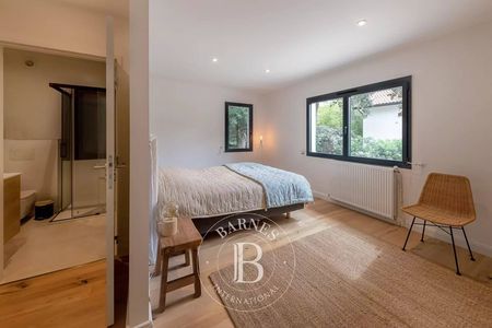 LOCATION SAISONNIERE AVEC JACUZZI MOULLEAU ARCACHON