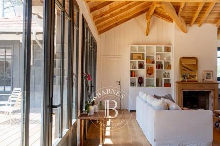 VILLA « MANINE » AVEC PISCINE CHAUFFÉE AU CŒUR DE PIRAILLAN, PRESQU’ÎLE DU CAP FERRET – CAPACITÉ 10 PERSONNES