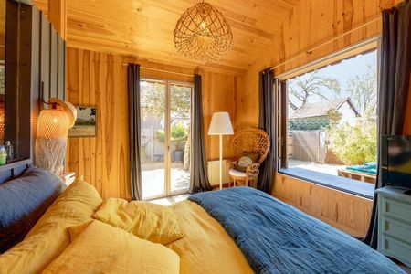 À LOUER MAISON AVEC 5 CHAMBRES BASSIN DARCACHON AVEC PISCINE PROCHE DES COMMERCES ET PLAGES