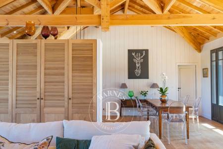 VILLA « MANINE » AVEC PISCINE CHAUFFÉE AU CŒUR DE PIRAILLAN, PRESQU’ÎLE DU CAP FERRET – CAPACITÉ 10 PERSONNES