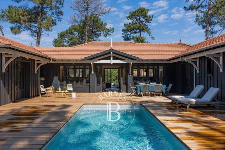 VILLA « MANINE » AVEC PISCINE CHAUFFÉE AU CŒUR DE PIRAILLAN, PRESQU’ÎLE DU CAP FERRET – CAPACITÉ 10 PERSONNES