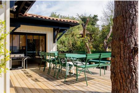 VILLA « BELLEROSE » EN PLEIN CENTRE DU CAP FERRET AVEC PISCINE – CAPACITÉ 12 PERSONNES