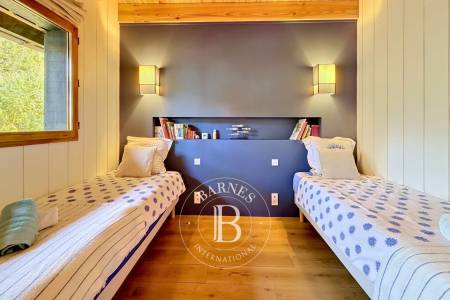 VILLA « CAPACABANA » AVEC PISCINE CHAUFFÉE ET JACUZZI SITUÉE DANS LES DUNES DE PIQUEY, SUR LA PRESQU’ÎLE DU CAP FERRET – CAPACITÉ 18 COUCHAGES