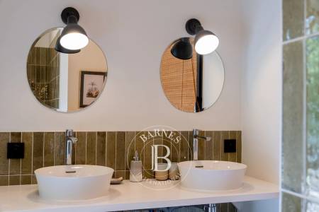 VILLA « BELLEROSE » EN PLEIN CENTRE DU CAP FERRET AVEC PISCINE – CAPACITÉ 12 PERSONNES