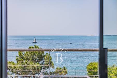 vue dégagée sur le Bassin d’Arcachon depuis la villa
