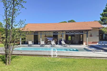 MAGNIFIQUE VILLA « L’OASIS » AVEC PISCINE EN PLEIN COEUR DU MOULLEAU À ARCACHON - CAPACITÉ 8 CONVIVES