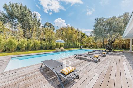 VILLA CONTEMPORAINE « L’OLIVIER » AVEC PISCINE AU CŒUR DU MOULLEAU À ARCACHON – CAPACITÉ 8 PERSONNES