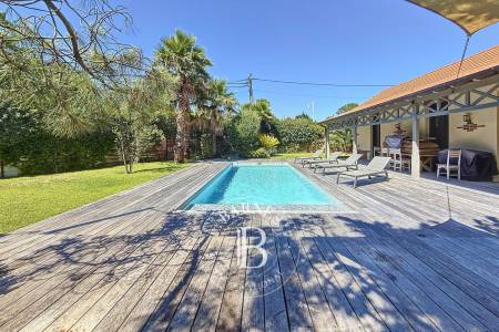 MAGNIFIQUE VILLA « L’OASIS » AVEC PISCINE EN PLEIN COEUR DU MOULLEAU À ARCACHON - CAPACITÉ 8 CONVIVES