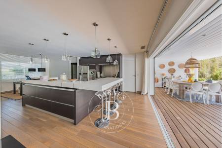 VILLA CONTEMPORAINE « L’OLIVIER » AVEC PISCINE AU CŒUR DU MOULLEAU À ARCACHON – CAPACITÉ 8 PERSONNES