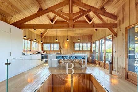 VILLA « CAPACABANA » AVEC PISCINE CHAUFFÉE ET JACUZZI SITUÉE DANS LES DUNES DE PIQUEY, SUR LA PRESQU’ÎLE DU CAP FERRET – CAPACITÉ 18 COUCHAGES