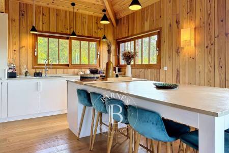 VILLA « CAPACABANA » AVEC PISCINE CHAUFFÉE ET JACUZZI SITUÉE DANS LES DUNES DE PIQUEY, SUR LA PRESQU’ÎLE DU CAP FERRET – CAPACITÉ 18 COUCHAGES