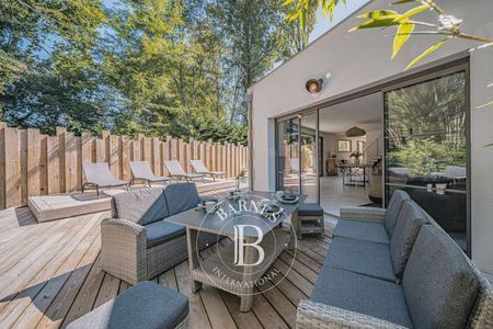 VILLA « LOHCA » À PROXIMITÉ DU GOLF D’ARCACHON, AVEC PISCINE, CAPACITÉ 10 PERSONNES