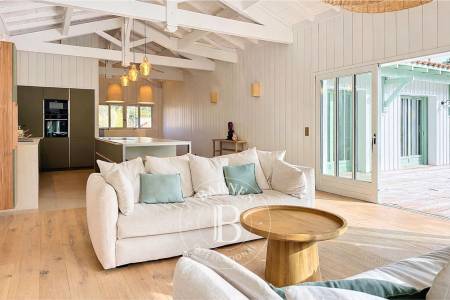 VILLA « CAP MOANA » AVEC PISCINE, AU CENTRE DU CAP FERRET – CAPACITÉ 11 PERSONNES