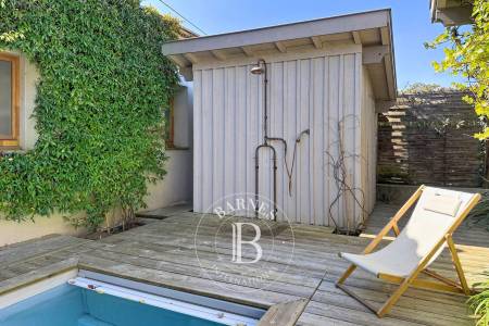 VILLA « LES SABLONS » AVEC PISCINE EN PLEIN CENTRE DU CAP FERRET, À PROXIMITÉ IMMÉDIATE DU MARCHÉ – CAPACITÉ 8 PERSONNES
