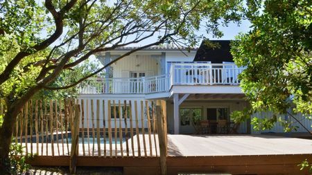 LOCATION SAISONNIERE CAP FERRET AVEC PISCINE 6 CHAMBRES