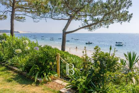 SPLENDIDE « VILLA PERLA » SITUÉE EN PREMIÈRE LIGNE AU PYLA-SUR-MER, AVEC PISCINE, SALLES DE CINÉMA ET SPORT - CAPACITÉ 18 PERSONNES