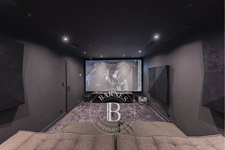 SPLENDIDE « VILLA PERLA » SITUÉE EN PREMIÈRE LIGNE AU PYLA-SUR-MER, AVEC PISCINE, SALLES DE CINÉMA ET SPORT - CAPACITÉ 18 PERSONNES