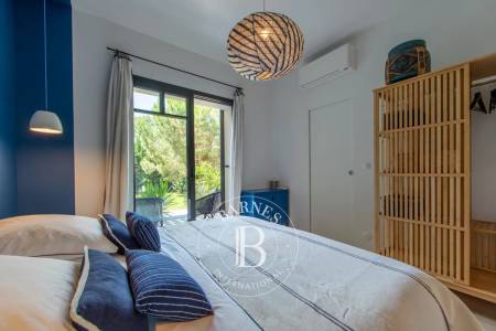 « VILLA BLUE » DE PLAIN-PIED AVEC PISCINE CHAUFFÉE, PROCHE PLAGE AU PYLA-SUR-MER – CAPACITÉ 8 PERSONNES