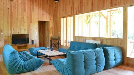 VILLA À LOUER AVEC 5 CHAMBRES DONT 2 DANS UNE DEPENDANCE AU CAP FERRET