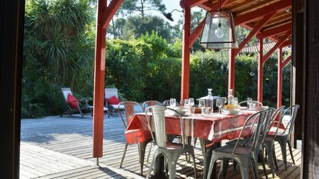 À LOUER VILLA 5 CHAMBRES PROCHE DU PORT ET DE LA PLAGE DU CAP FERRET