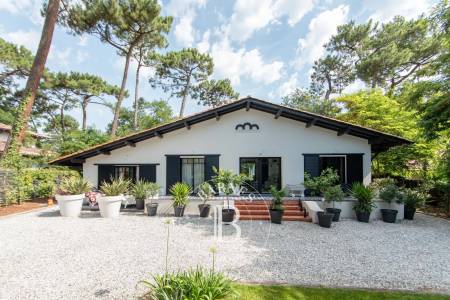 « VILLA BLUE » DE PLAIN-PIED AVEC PISCINE CHAUFFÉE, PROCHE PLAGE AU PYLA-SUR-MER – CAPACITÉ 8 PERSONNES