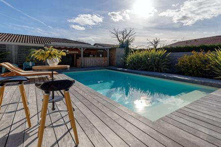 BELLE MAISON A LOUER AVEC PISCINE